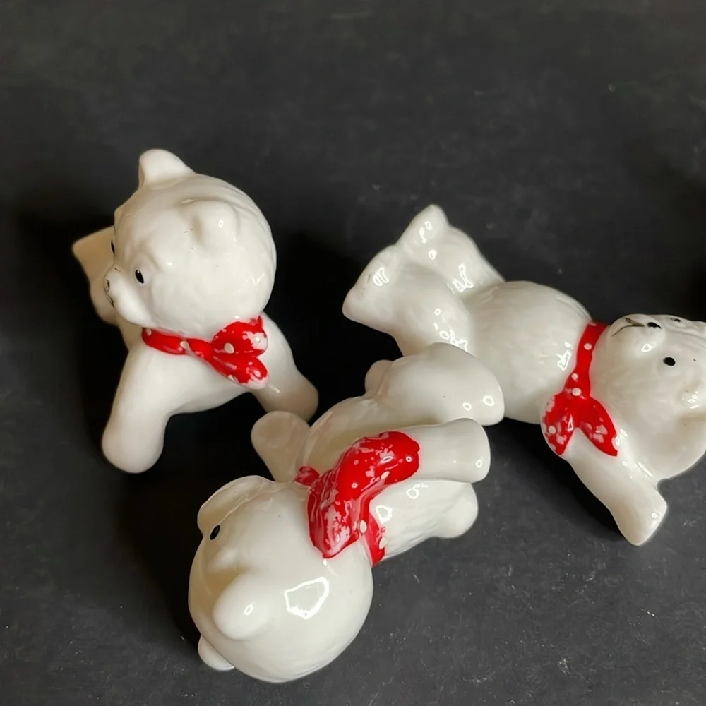 Set‎ of (4) Porcelain/china Posing Polar Bears with Red Bows